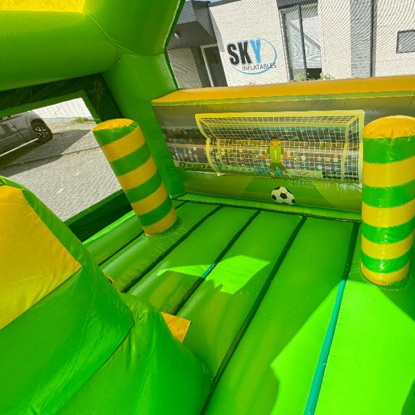 Promotie Overdekt - Springkussen Combifun Voetbal Overdekt, inclusief gratis opbouwen/afbouwen